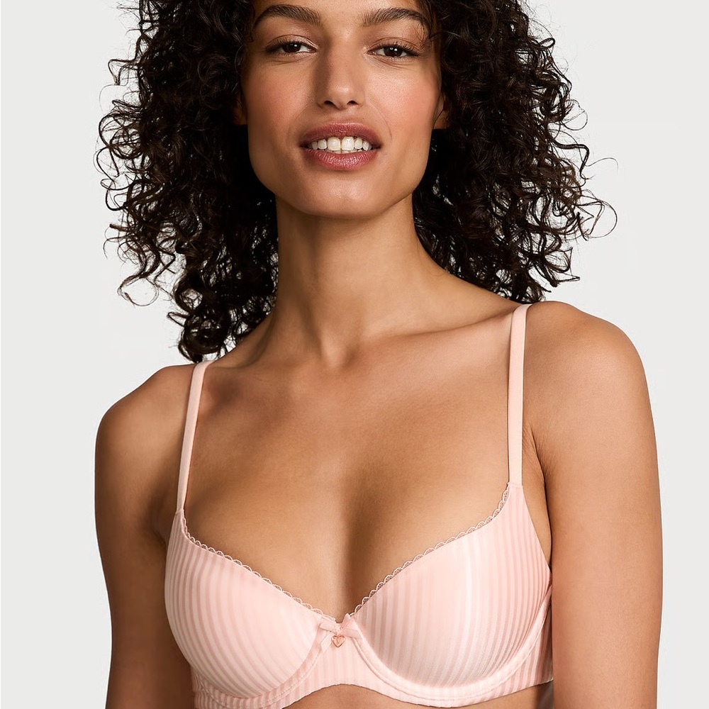BODY BY VICTORIA
Lightly Lined Demi Bra — 36A